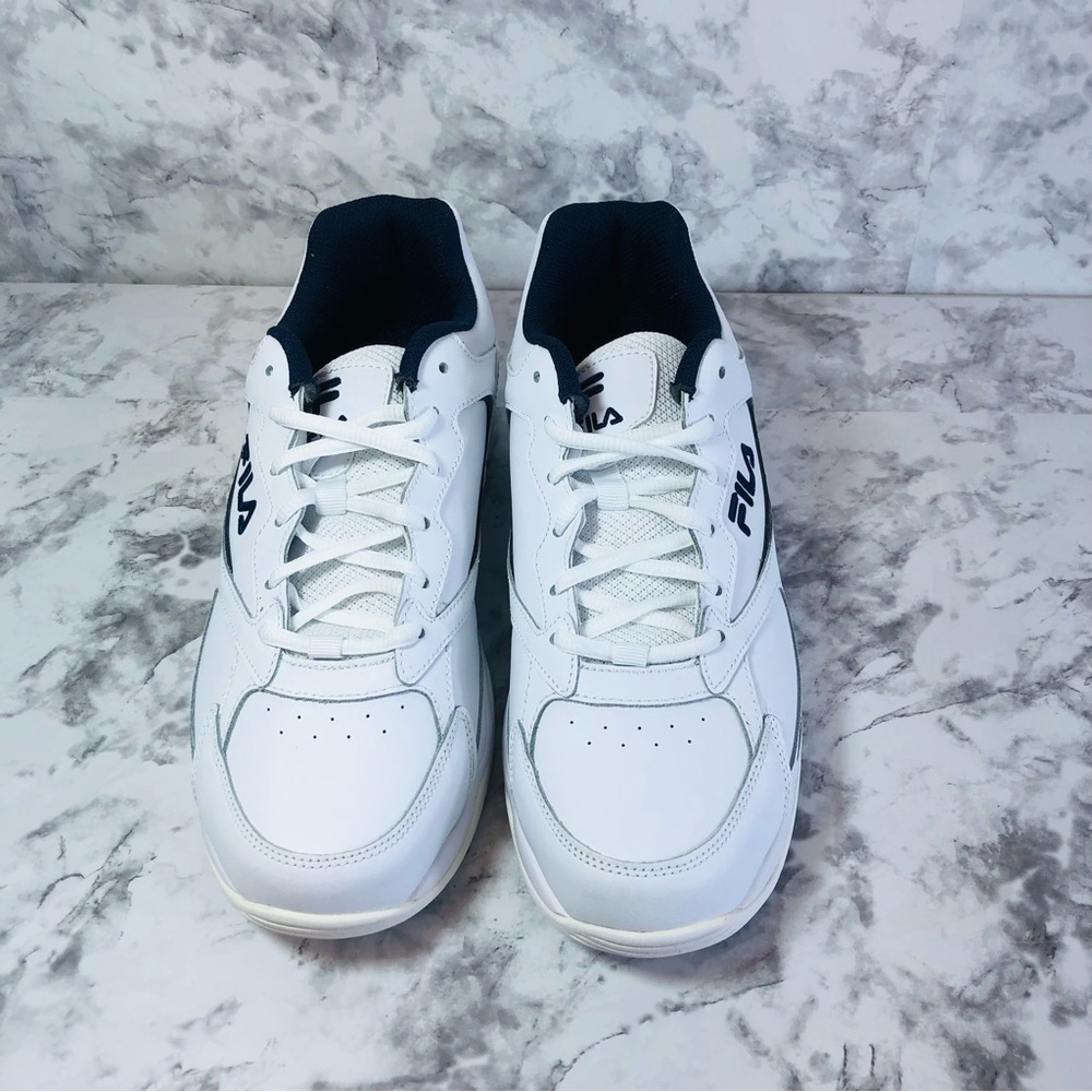 NEW FILA TRI RUNNER MEN ATHLETIC SHOES IN WHITE/NAVY SIZE 9.5